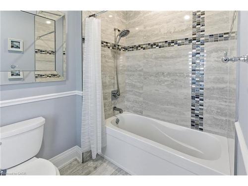5 Kramer Court, York, ON - Indoor Photo Showing Bathroom