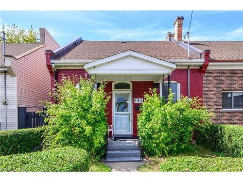 127 East Avenue N Hamilton, ON L8L 5H6