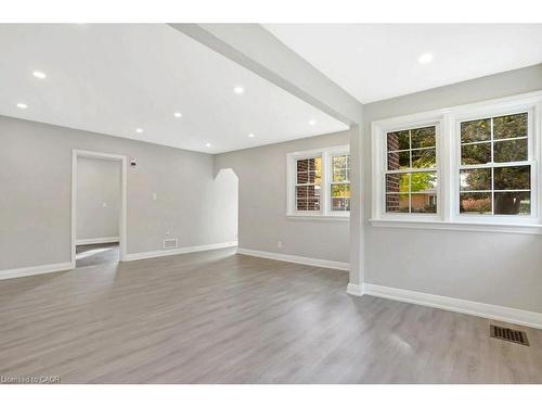 43 Dudhope Avenue, Cambridge, ON - Indoor Photo Showing Other Room