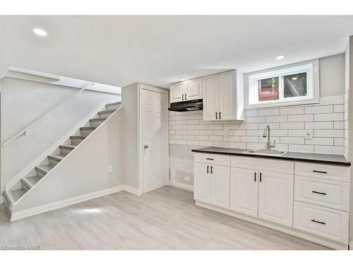 43 Dudhope Avenue, Cambridge, ON - Indoor Photo Showing Kitchen