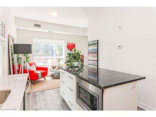 102-251 Northfield Drive E, Waterloo, ON - Indoor