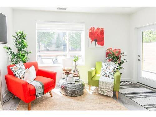 102-251 Northfield Drive E, Waterloo, ON - Indoor