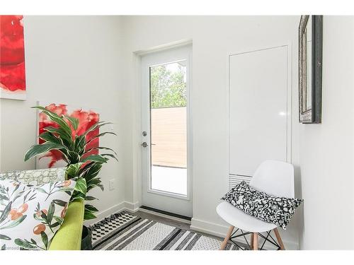 102-251 Northfield Drive E, Waterloo, ON - Indoor