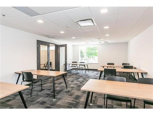 102-251 Northfield Drive E, Waterloo, ON - Indoor