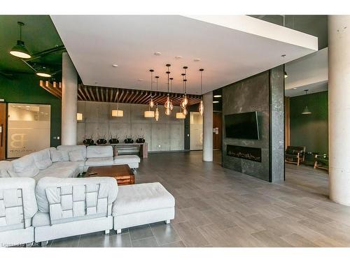 102-251 Northfield Drive E, Waterloo, ON - Indoor