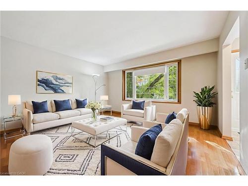 528 Fallingbrook Drive, Waterloo, ON - Indoor Photo Showing Living Room