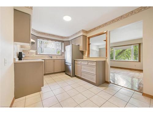 528 Fallingbrook Drive, Waterloo, ON - Indoor Photo Showing Kitchen