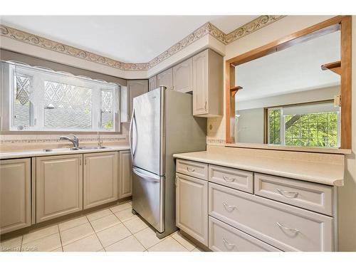 528 Fallingbrook Drive, Waterloo, ON - Indoor Photo Showing Kitchen With Double Sink