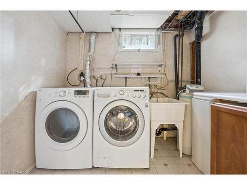 528 Fallingbrook Drive, Waterloo, ON - Indoor Photo Showing Laundry Room
