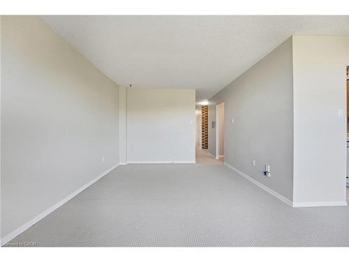 1103-1968 Main Street W, Hamilton, ON - Indoor Photo Showing Other Room