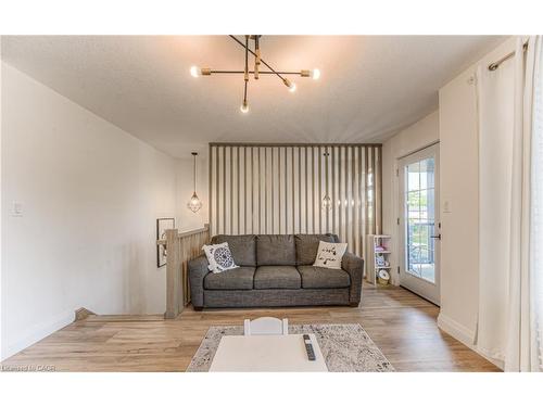 81 Fifth Avenue, Kitchener, ON - Indoor Photo Showing Living Room