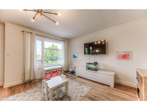 81 Fifth Avenue, Kitchener, ON - Indoor