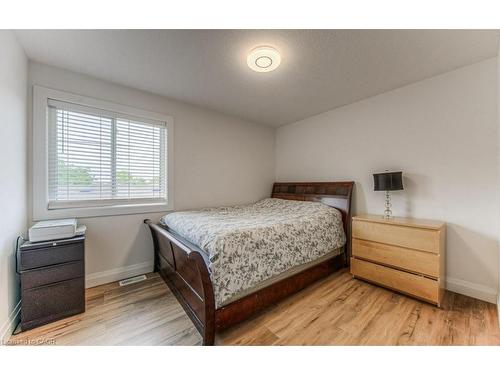 81 Fifth Avenue, Kitchener, ON - Indoor Photo Showing Bedroom