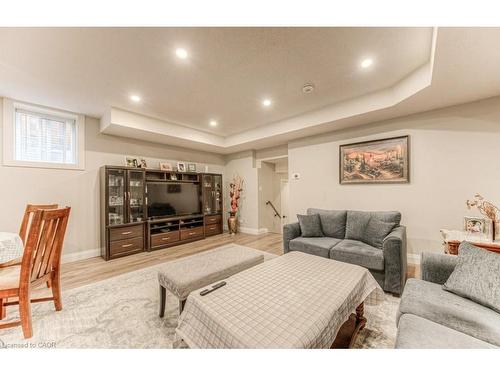 81 Fifth Avenue, Kitchener, ON - Indoor Photo Showing Living Room