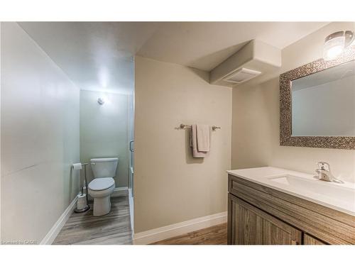 81 Fifth Avenue, Kitchener, ON - Indoor Photo Showing Bathroom