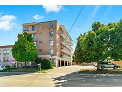 41-2322 King Street E Hamilton, ON L8K 1X4