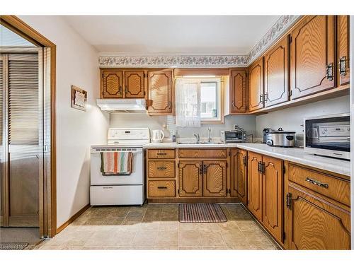 162 The Country Way, Kitchener, ON - Indoor Photo Showing Kitchen