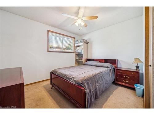 162 The Country Way, Kitchener, ON - Indoor Photo Showing Bedroom