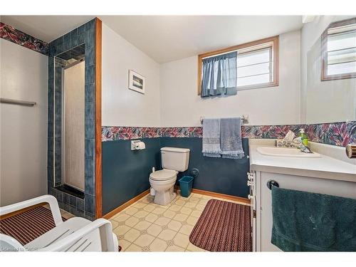 162 The Country Way, Kitchener, ON - Indoor Photo Showing Bathroom