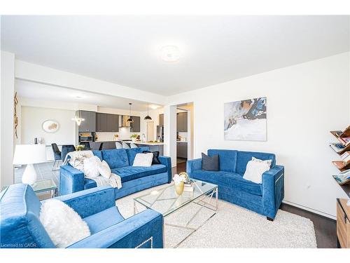 22 Oaktree Drive, Caledonia, ON - Indoor Photo Showing Living Room