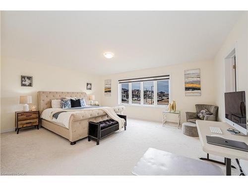 22 Oaktree Drive, Caledonia, ON - Indoor Photo Showing Bedroom