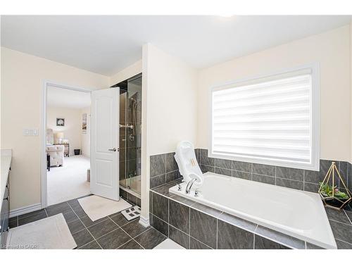 22 Oaktree Drive, Caledonia, ON - Indoor Photo Showing Bathroom
