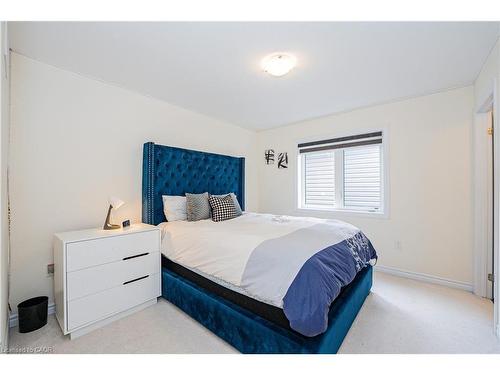 22 Oaktree Drive, Caledonia, ON - Indoor Photo Showing Bedroom