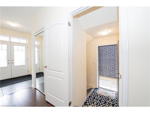 22 Oaktree Drive, Caledonia, ON - Indoor Photo Showing Other Room