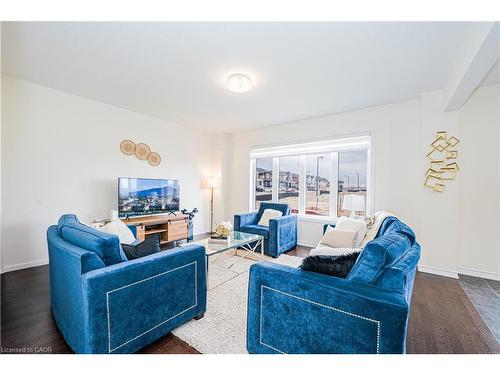 22 Oaktree Drive, Caledonia, ON - Indoor Photo Showing Living Room
