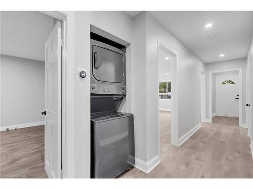 20 West 4Th Street, Hamilton, ON - Indoor Photo Showing Laundry Room