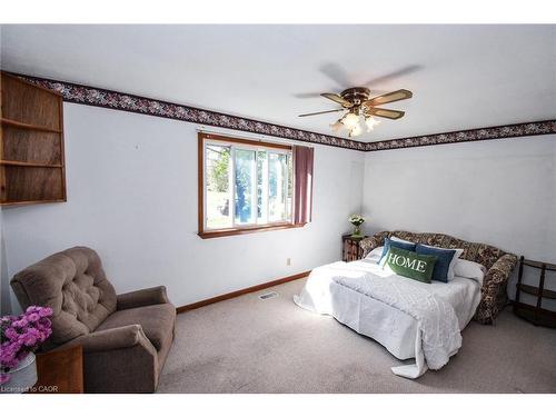 725 Cross Street W, Dunnville, ON - Indoor Photo Showing Bedroom