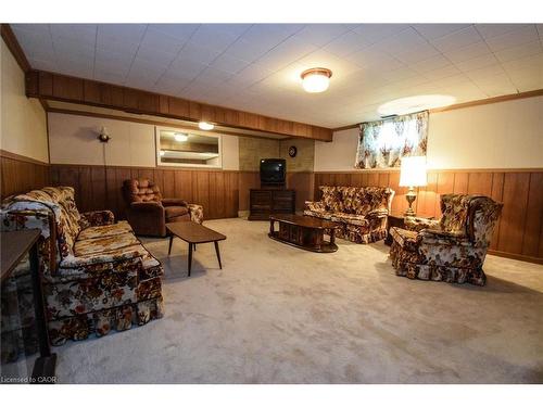 725 Cross Street W, Dunnville, ON - Indoor