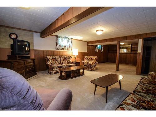 725 Cross Street W, Dunnville, ON - Indoor