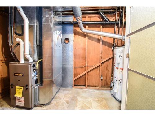 725 Cross Street W, Dunnville, ON - Indoor Photo Showing Basement