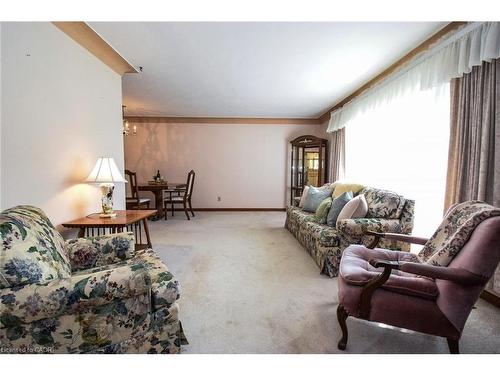 725 Cross Street W, Dunnville, ON - Indoor