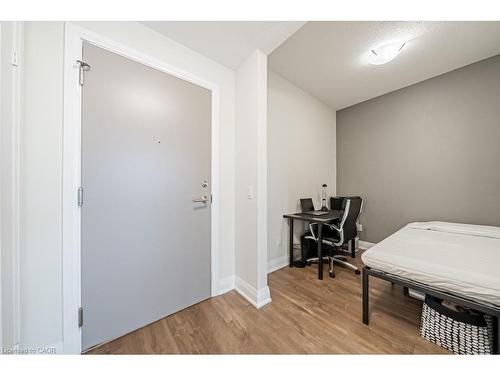 118-16 Concord Place, Grimsby, ON - Indoor Photo Showing Other Room