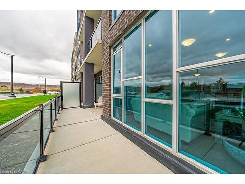 118-16 Concord Place, Grimsby, ON - Outdoor With Exterior