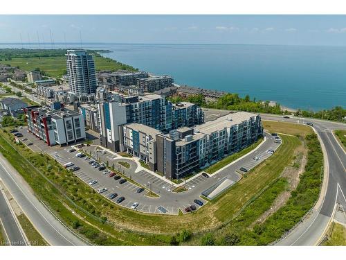 118-16 Concord Place, Grimsby, ON - Outdoor With Body Of Water With View