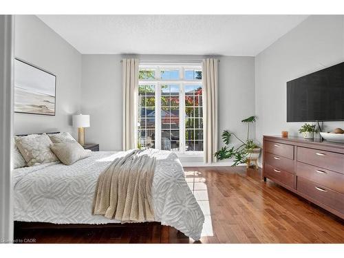 151 Reiber Court, Waterloo, ON - Indoor Photo Showing Bedroom