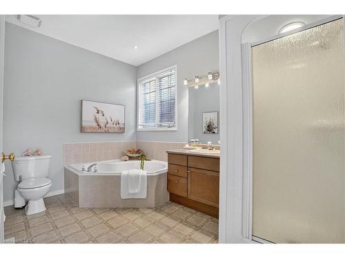 151 Reiber Court, Waterloo, ON - Indoor Photo Showing Bathroom
