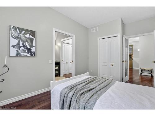 151 Reiber Court, Waterloo, ON - Indoor Photo Showing Bedroom