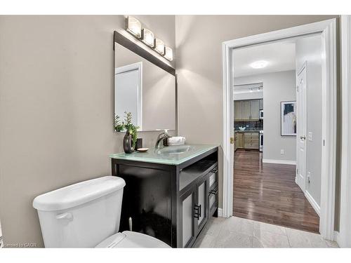 151 Reiber Court, Waterloo, ON - Indoor Photo Showing Bathroom