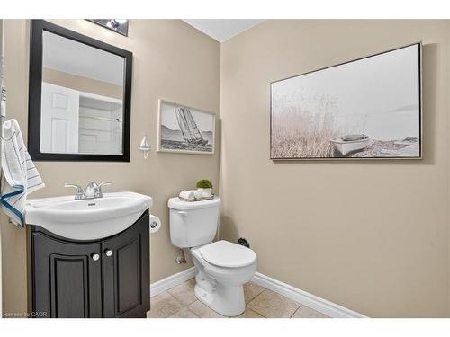 151 Reiber Court, Waterloo, ON - Indoor Photo Showing Bathroom