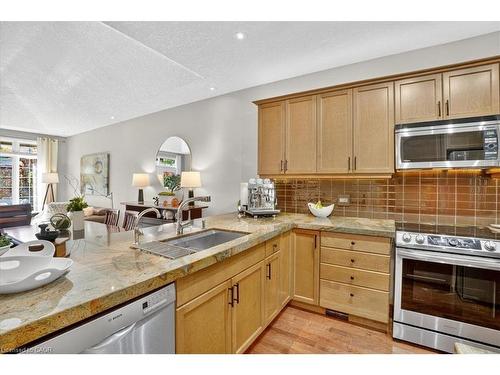 151 Reiber Court, Waterloo, ON - Indoor Photo Showing Kitchen