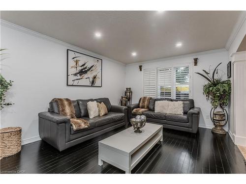 26 Grassyplain Drive, Mount Hope, ON - Indoor Photo Showing Living Room