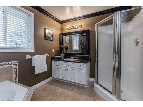 26 Grassyplain Drive, Mount Hope, ON - Indoor Photo Showing Bathroom