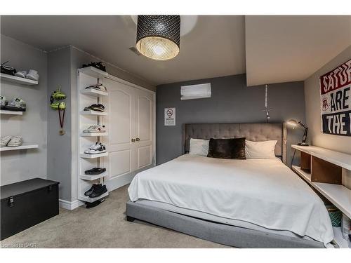 26 Grassyplain Drive, Mount Hope, ON - Indoor Photo Showing Bedroom