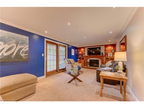 298 Creighton Court, Waterloo, ON - Indoor With Fireplace