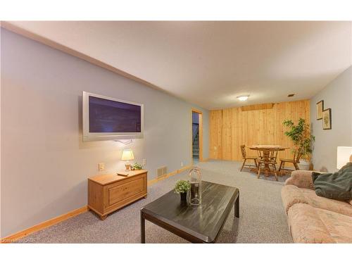 298 Creighton Court, Waterloo, ON - Indoor Photo Showing Living Room