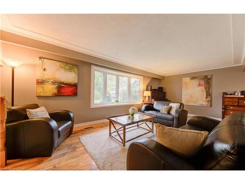 298 Creighton Court, Waterloo, ON - Indoor Photo Showing Living Room